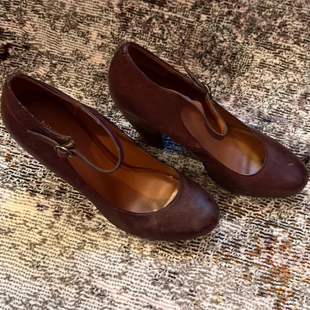 Platform - Picture 2 of 6